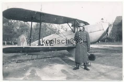 Foto Soldat Der Wehrmacht H Lt Wache Am B Doppeldecker Flugzeug