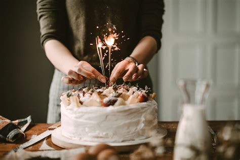 The Reason Behind Cutting A Cake And Blowing Candles TogetherV Blog