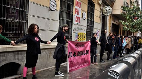 La Invisible Celebra La Tercera Protesta En M Laga Contra Su Desalojo