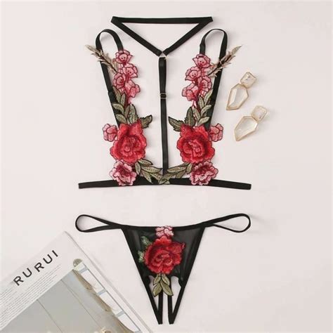 G String Rouge Noir Broderie Florale Bralette Cupless Dentelle Soutien Gorge Bustier Lingerie
