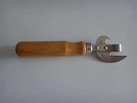 Консервный нож, сталь, дерево, СССР, 1950-1980 гг. стоимостью 132 руб.