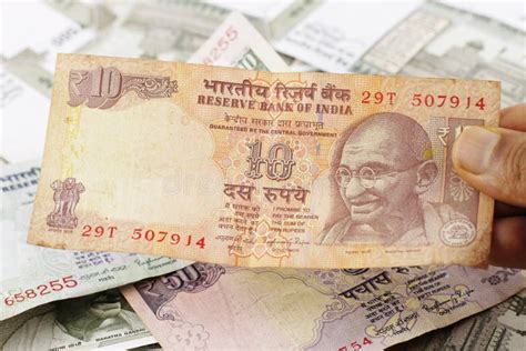 106 Indian Currency Five Hundred Notes Hand Stock Photos Free