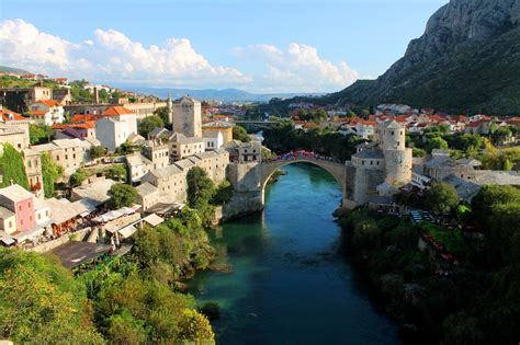 UWC Mostar - UNITED WORLDWIDE