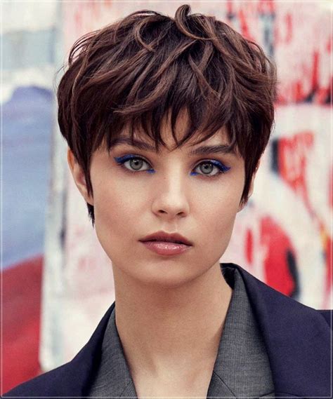 Pin By Paola Capocasa On Hair Short Hair Styles Pixie Short Hair