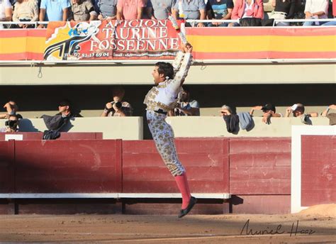 Del Toro Al Infinito Istres Francia Explosivo Colombo Ante Toros De