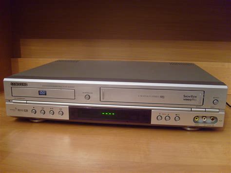 Magnetowid Combo Vhs Dvd Samsung Sv Dvd E Wada Oficjalne