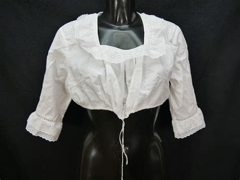 Gr 46 Dirndlbluse süße Bluse für Dirndl mit toller Spitze Trachtenbluse