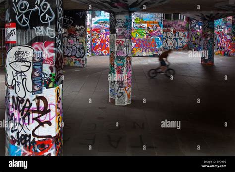 Southbank Skatepark Fotos Und Bildmaterial In Hoher Auflösung Alamy