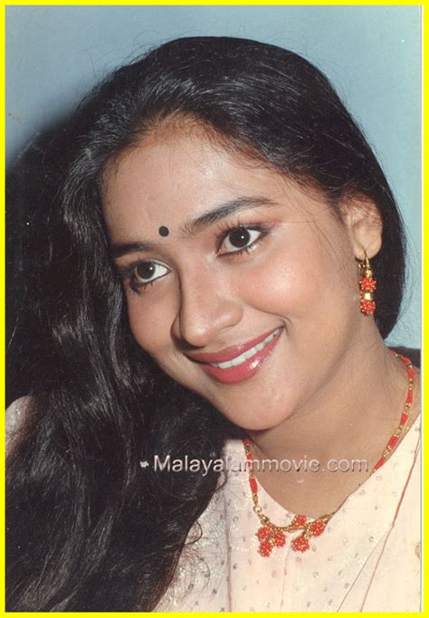 Film Actress Photos: Old Malayalam Actress Mathu Hot Photos