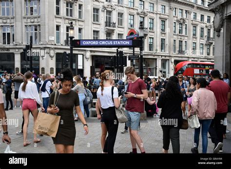 Station De Metro Oxford Street Banque Dimage Et Photos Alamy