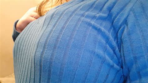 what is beyond quad boob? 6 boob 🙄 : r/bigboobproblems 