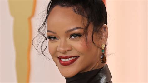 Rihanna Is Wearing The Choppiest Bangs I Ve Ever Seen In Her Latest Lingerie Shoot See The
