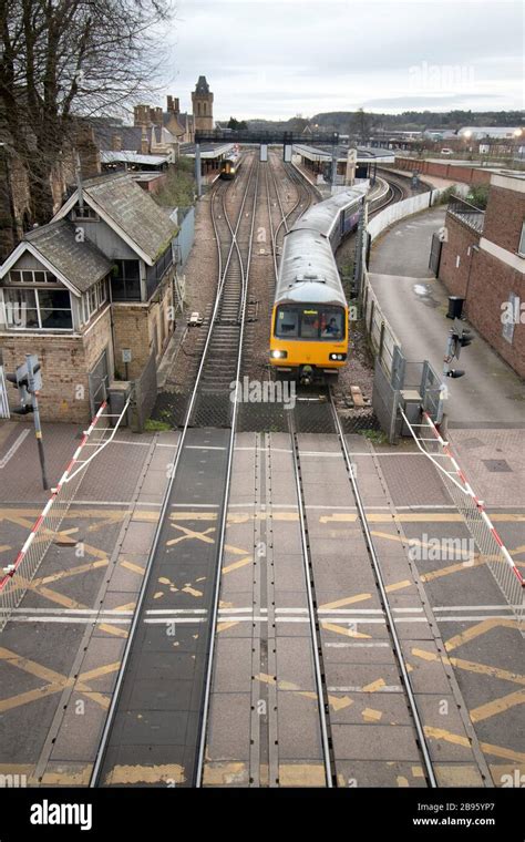 Train at lincoln ralway station hi-res stock photography and images - Alamy