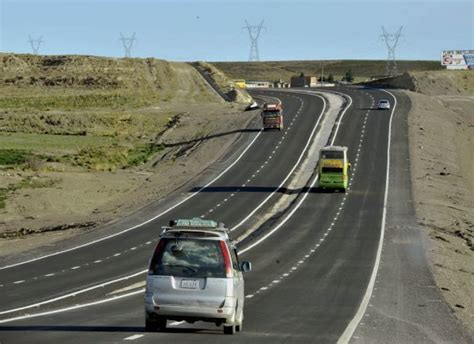 Presidente inaugura Doble Vía La Paz Oruro de 204 kilómetros de longitud