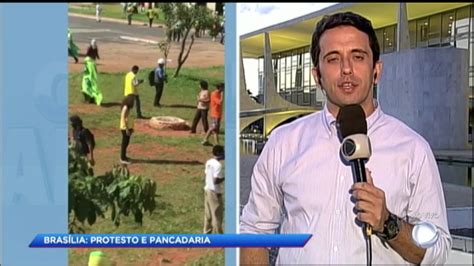 Cidade Alerta registra o momento em que policial é atingido em Brasília