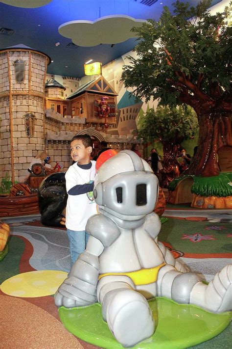 Memorial City Mall opens new three-level playground