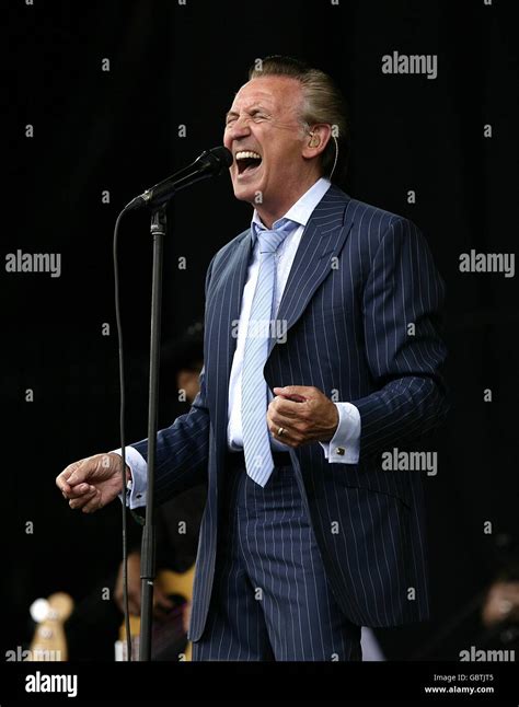 Tony Christie Performing During The 2009 Glastonbury Festival At Worthy