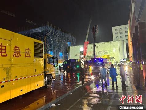 齐齐哈尔体育馆坍塌事故造成9人死亡 仍有2人被困腾讯新闻