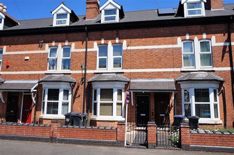 3 Bedroom Terraced House For Sale In Link Road Birmingham B16 0ep