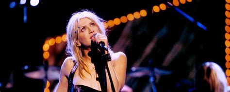 9 Best Female Rock Bands of the 1990s - American Songwriter