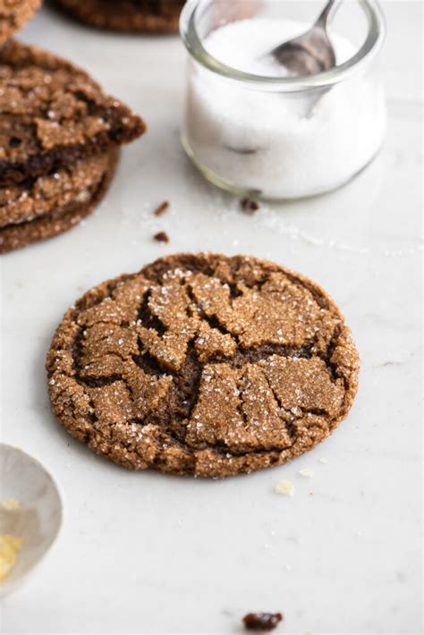 Molasses Crinkle Cookies With Spice