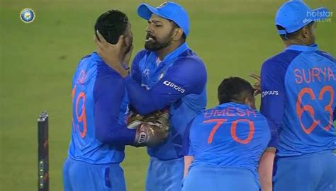 IND Vs AUS 1st T20 Rohit Sharma LOSES COOL Against Dinesh Karthik Over