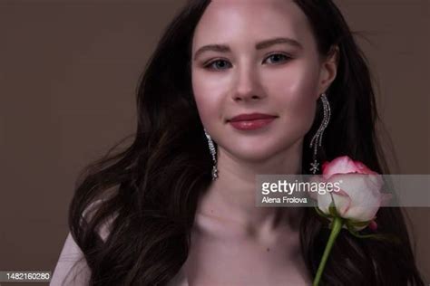 White Person Face Roses Background Photos and Premium High Res Pictures - Getty Images