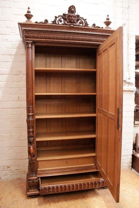 Exceptional Renaissance Bedroom Set In Walnut