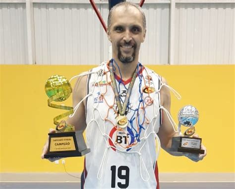 Di Rio De Tatu Basquete Tatu Campe O Invicto Do Campeonato