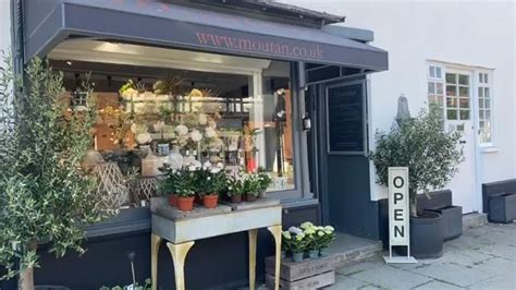 Moutan Odiham Reopen Video Flower Shop Interiors Flower Shop