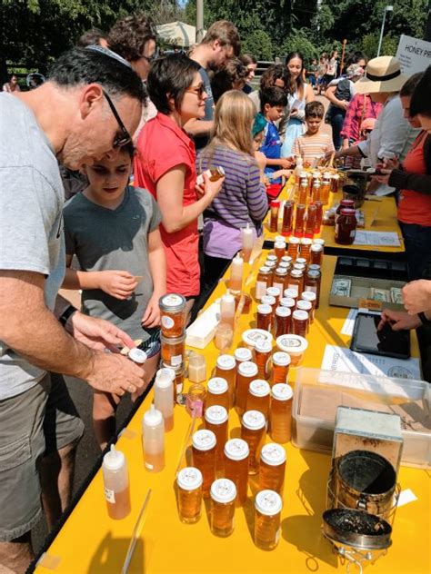 Tenth Annual Philadelphia Honey Fest Buzzes Into Bartrams Garden Wyck