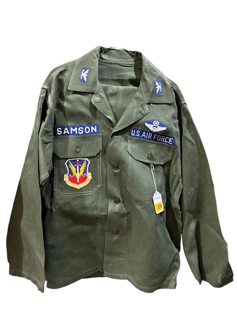 Lot - U.S. Air force uniform with patches