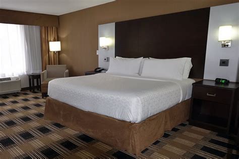 HOLIDAY INN EXPRESS & SUITES OTTAWA EAST - ORLEANS, AN IHG HOTEL $115 ...