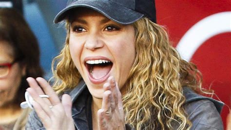 Schaut Mal Das Gesicht Von Shakira An Und Ratet Ob Der FC Barcelona