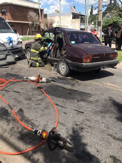 Choque Entre Una Camioneta Y Un Auto En Almirante Brown Cuatro Heridos Inforegión