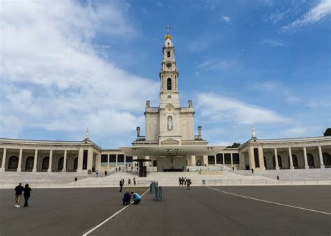 Exploring the Historic Chapel of the Apparitions in Fatima - Portugal Magik