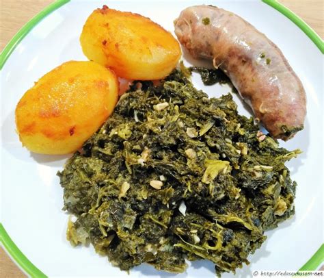Кудрявая капуста (грюнколь) со свиными колбасками и картофелем в ...