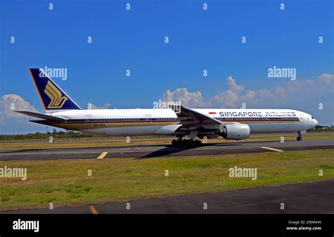 The Philippines Manila 9V SYJ Boeing 777 312 C N 33374 Of Singapore