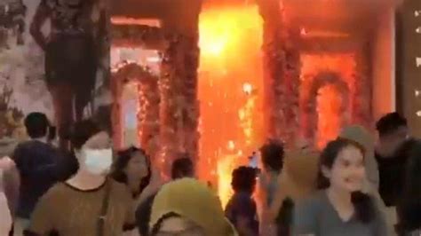 Trans Studio Mall Makassar Terbakar Puluhan Pengunjung Terjebak Ini