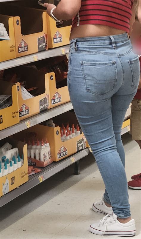 Out In The Wild Latina With A Huge Phatty In Jeans Tight Jeans Forum