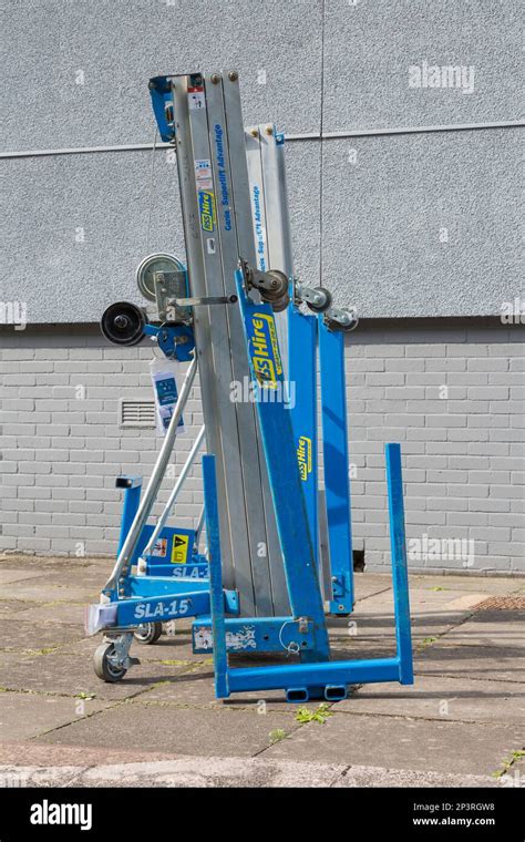 Genie Sla 15 Portable Material Lift Scotland Uk Europe Stock Photo