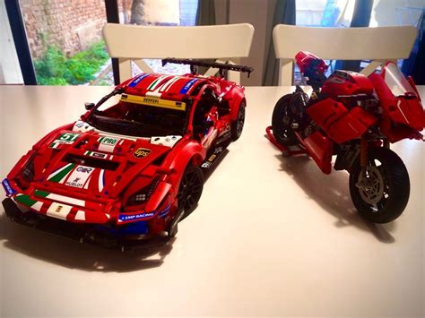 Lego Technik Auto Ferrari 488 GTE Ducati Panigale V4 R 2000