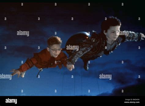 THE LITTLE VAMPIRE (2000) JONATHAN LIPNICKI, ROLLO WEEKS LILV 002 Stock