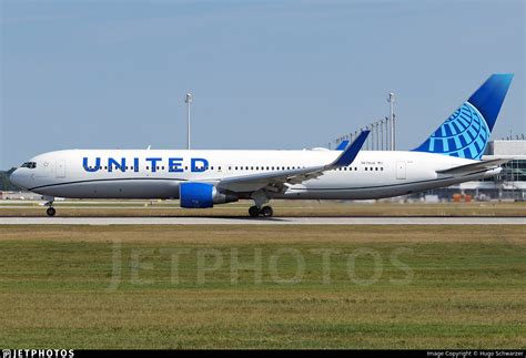 N676UA | Boeing 767-322(ER) | United Airlines | Hugo Schwarzer | JetPhotos