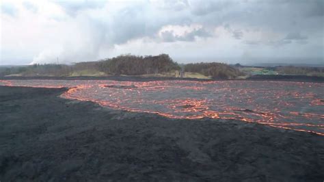 'Lava tornado' sends hot molten stuff flying as Kilauea volcano ...