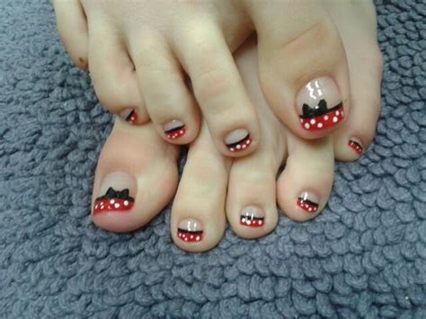 Minnie Mouse toes | Pretty nails, Nails, Disney nails