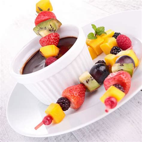 Brocheta De Fruta Con Salsa De Chocolate Casera Receta