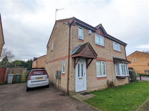 2 Bed Semi Detached House To Rent In Laburnum Crescent Kettering Nn16