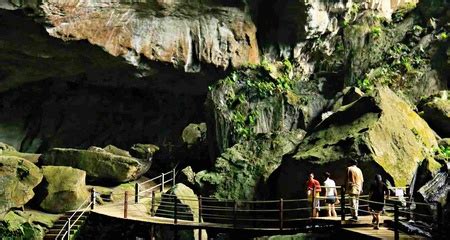 2D1N Mulu Show Caves & Park HQ Stay - SarawakTravel