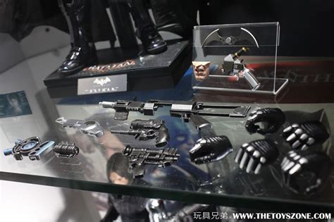 實拍 Hot Toys 神級電玩Batman Arkham Knight蝙蝠俠阿卡漢騎士蝙蝠俠1 6人偶 Toys Zone D 玩具兄弟 Figures Price